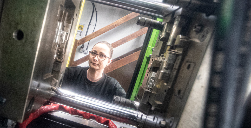 Custom plastic injection moulding